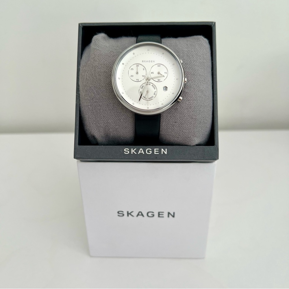 Skagen Women's Gitte Chronograph Black Leather Strap Watch - Picture 3 of 17
